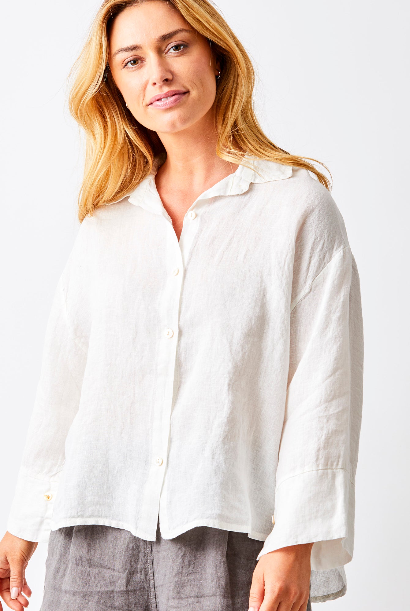 Lago Hi Lo Linen Shirt With Wide Sleeves - Suzy D London