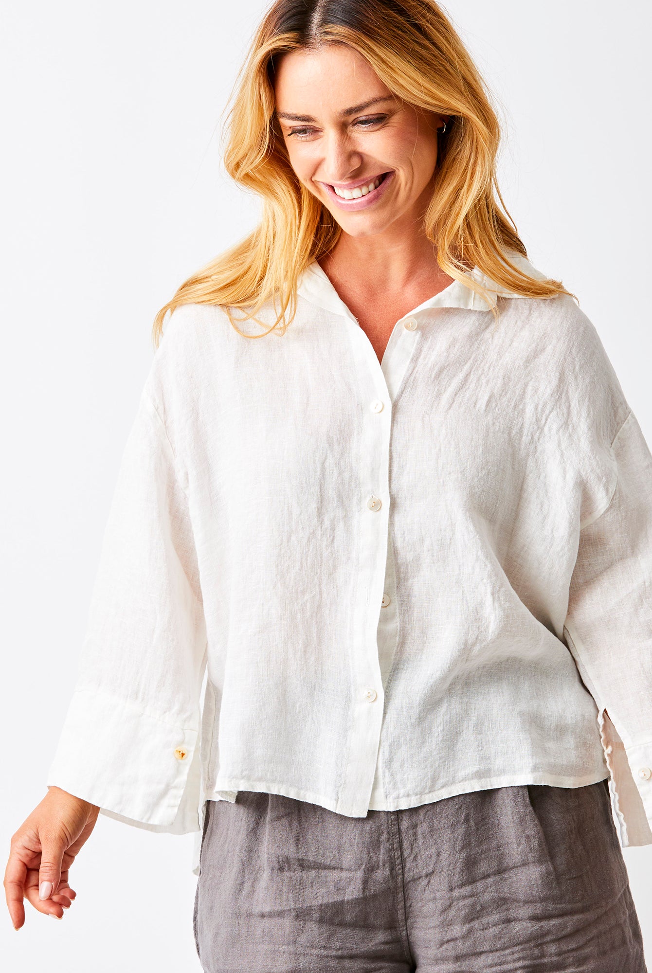 Lago Hi Lo Linen Shirt With Wide Sleeves - Suzy D London