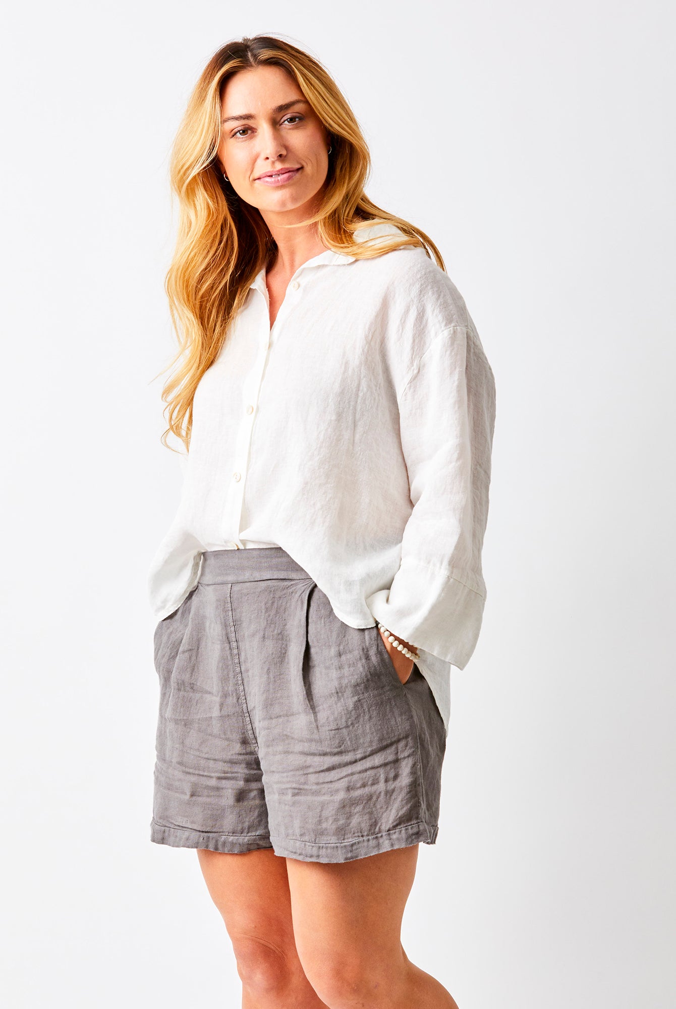 Simona Linen Shorts With Elasticated Back - Suzy D London