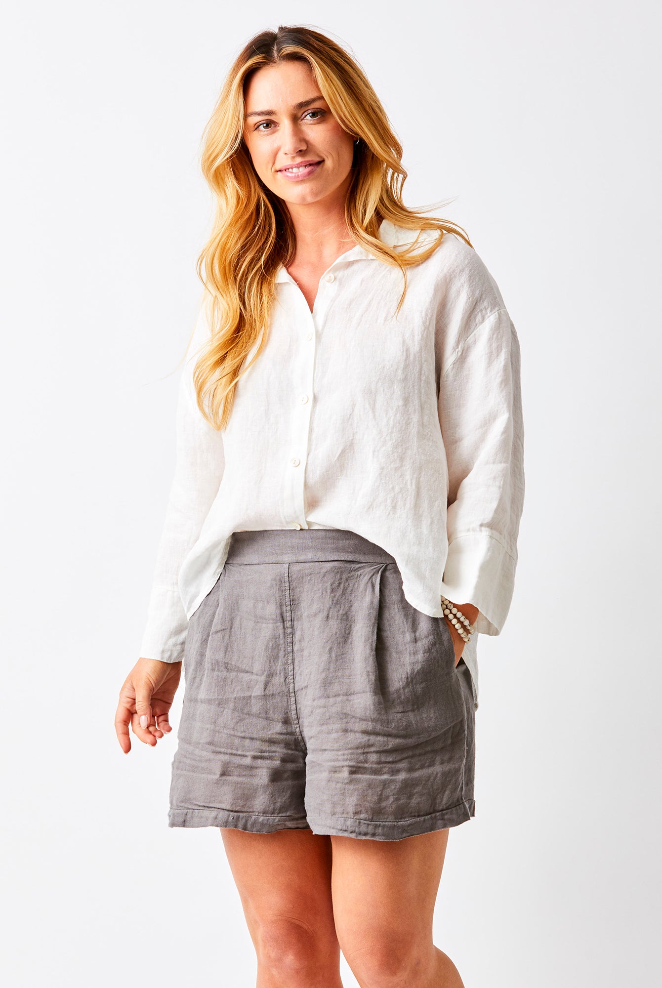 Simona Linen Shorts With Elasticated Back - Suzy D London