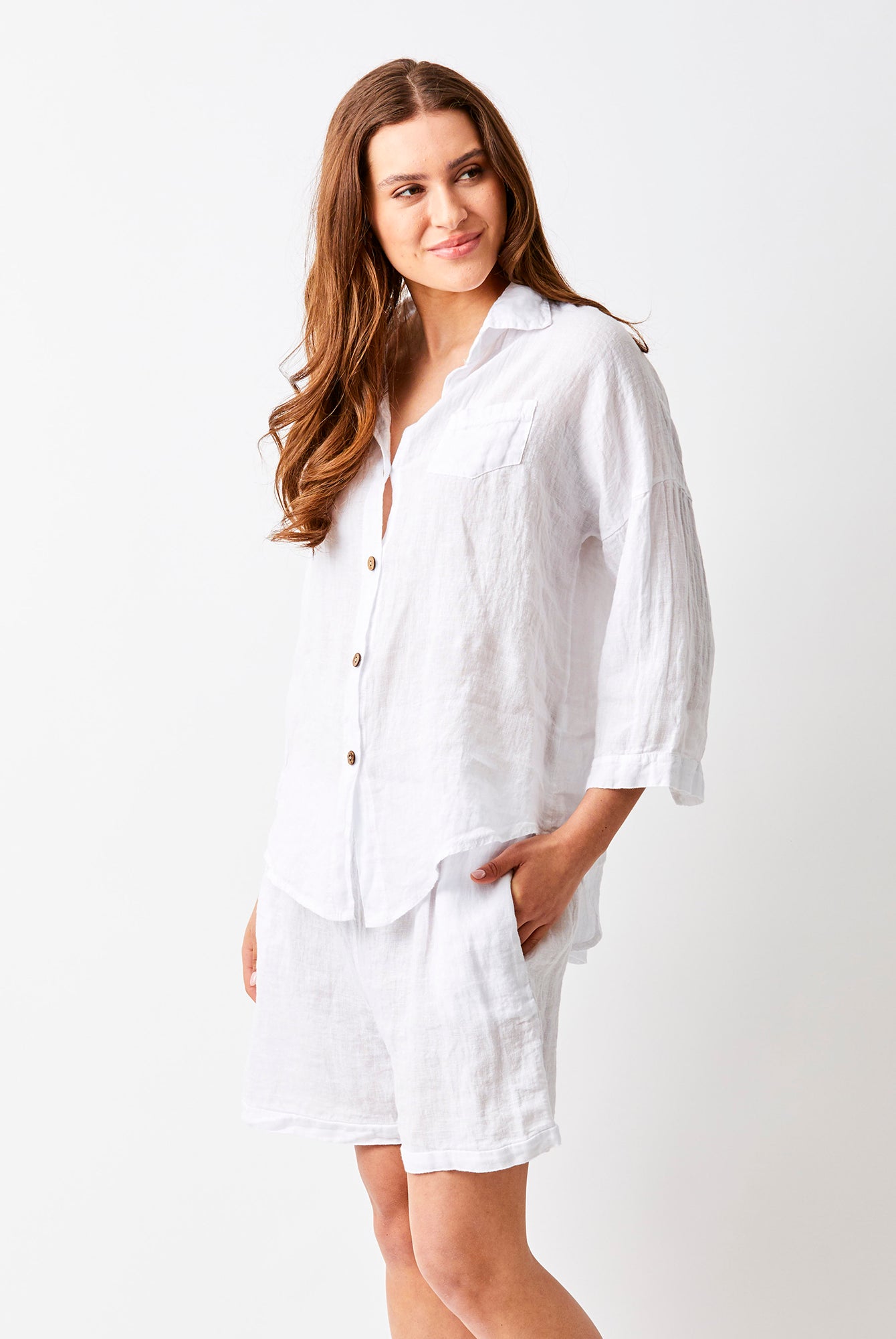 Simona Linen Shorts With Elasticated Back - Suzy D London