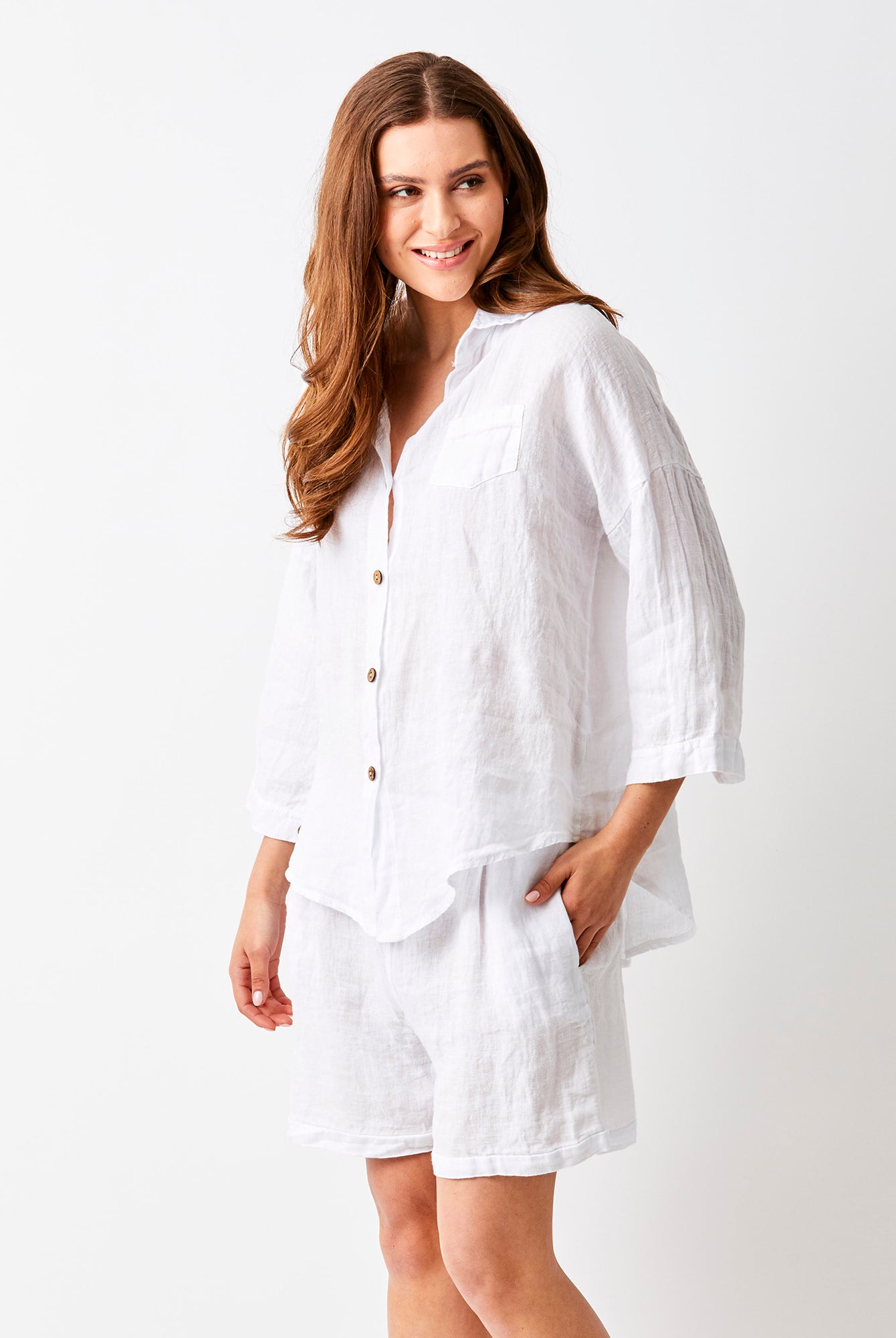 Simona Linen Shorts With Elasticated Back - Suzy D London