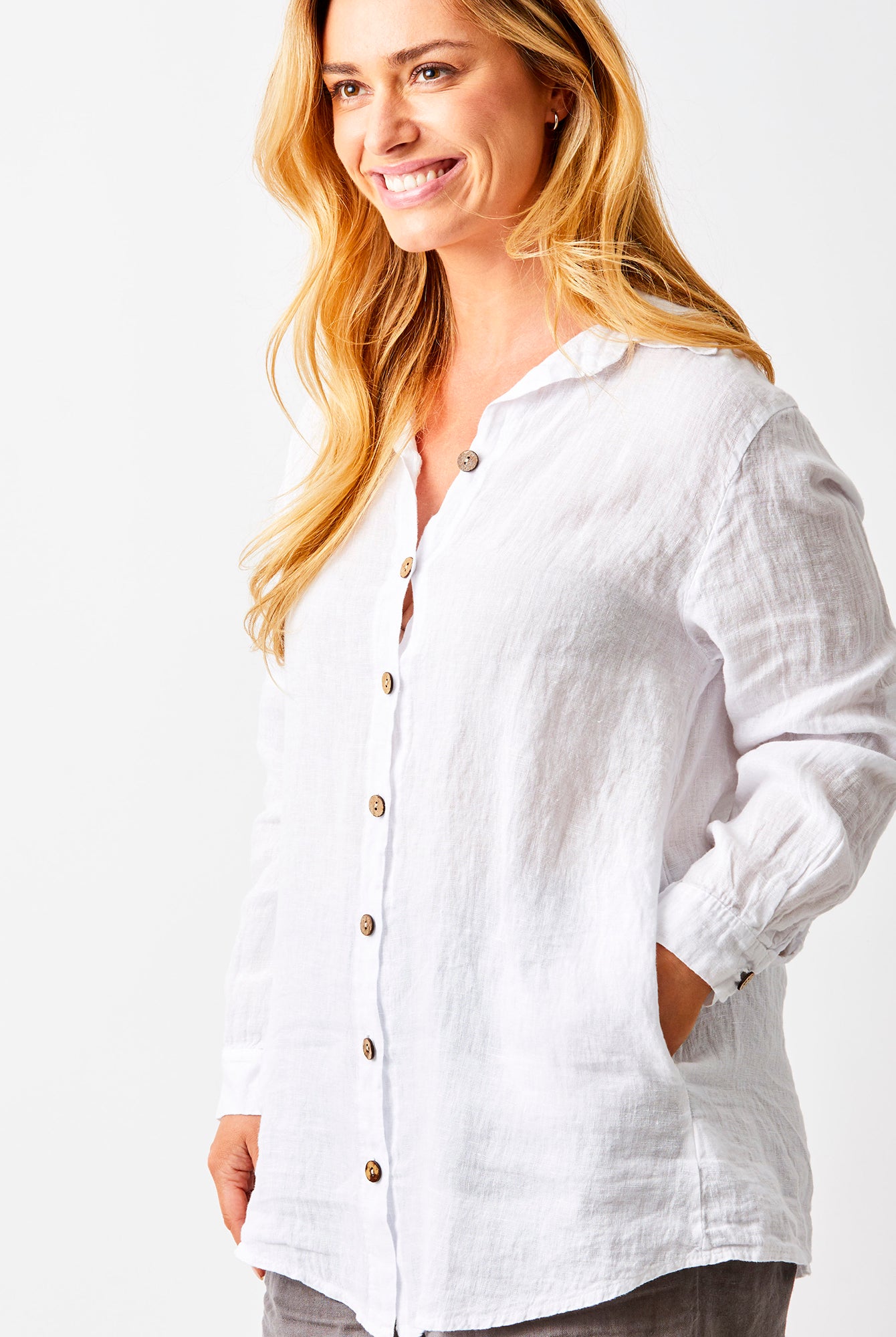 Soraya Linen Long Shirt With Side Pockets - Suzy D London