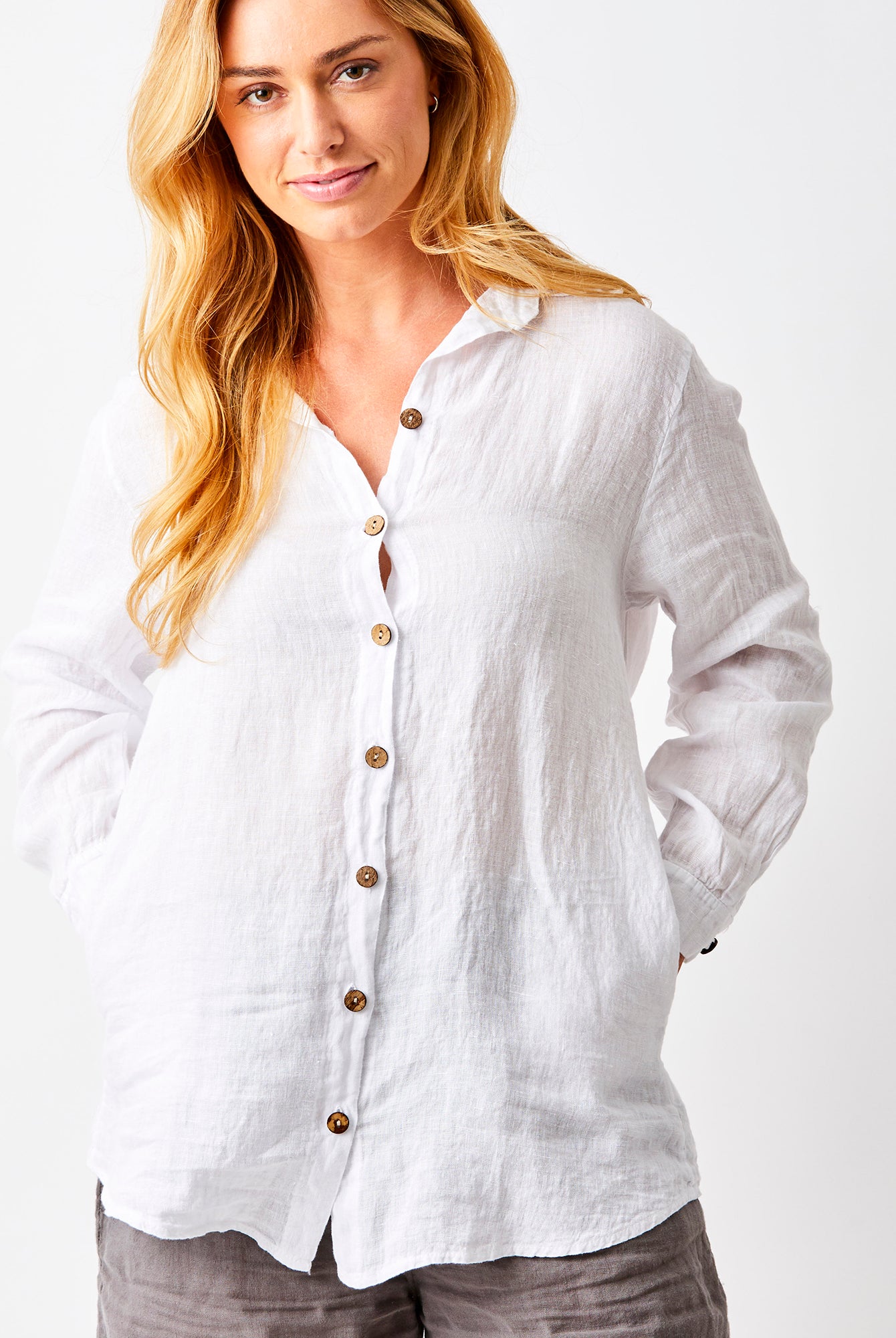 Soraya Linen Long Shirt With Side Pockets - Suzy D London