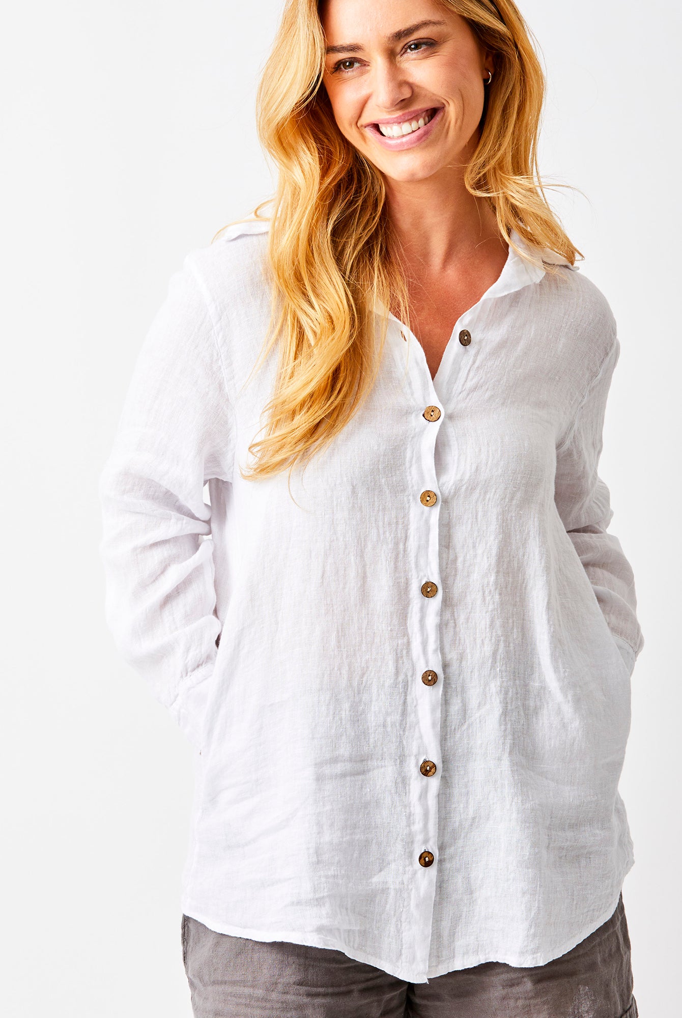 Soraya Linen Long Shirt With Side Pockets - Suzy D London