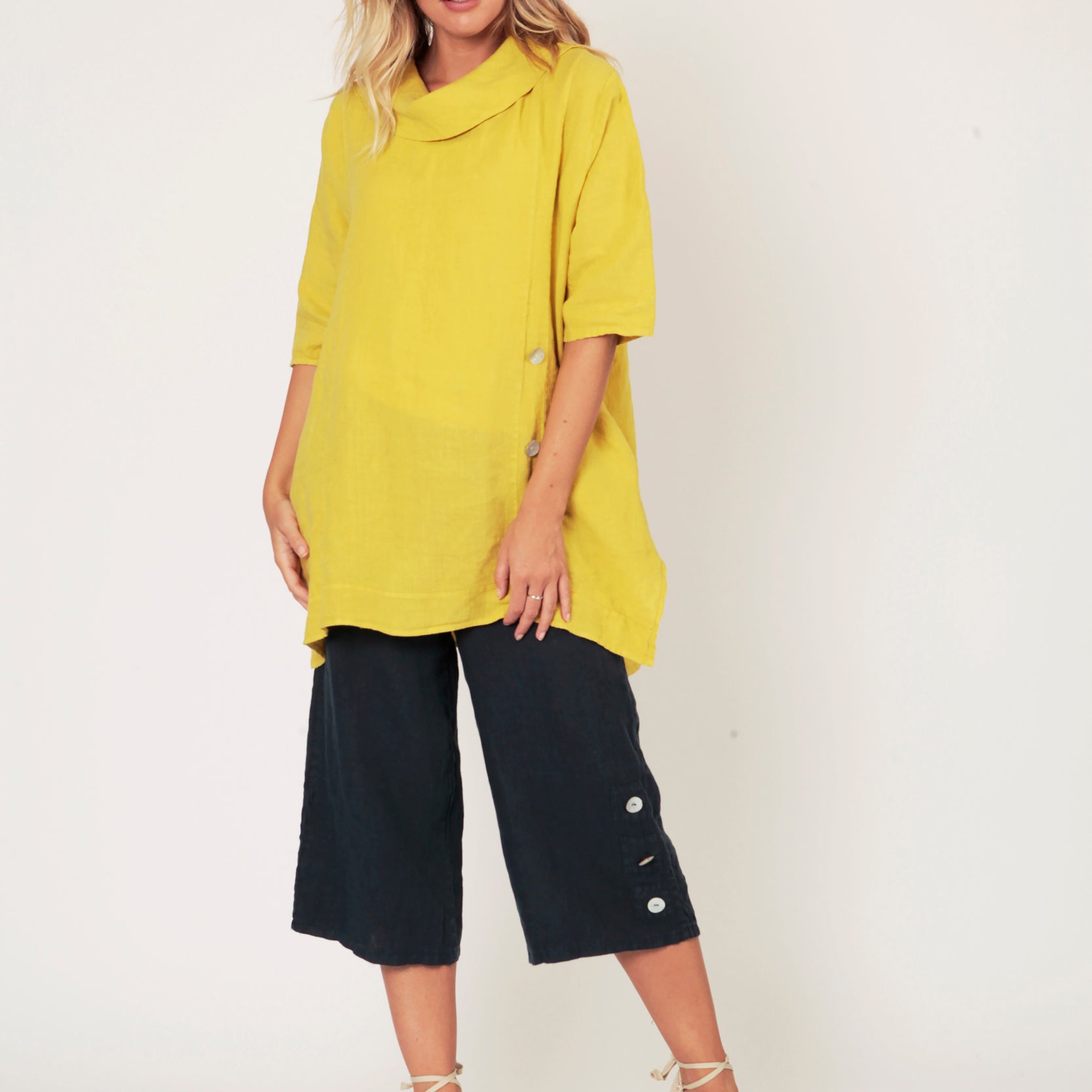 Sierra Oversize Linen Tunic With 3 Button Detail - Suzy D London