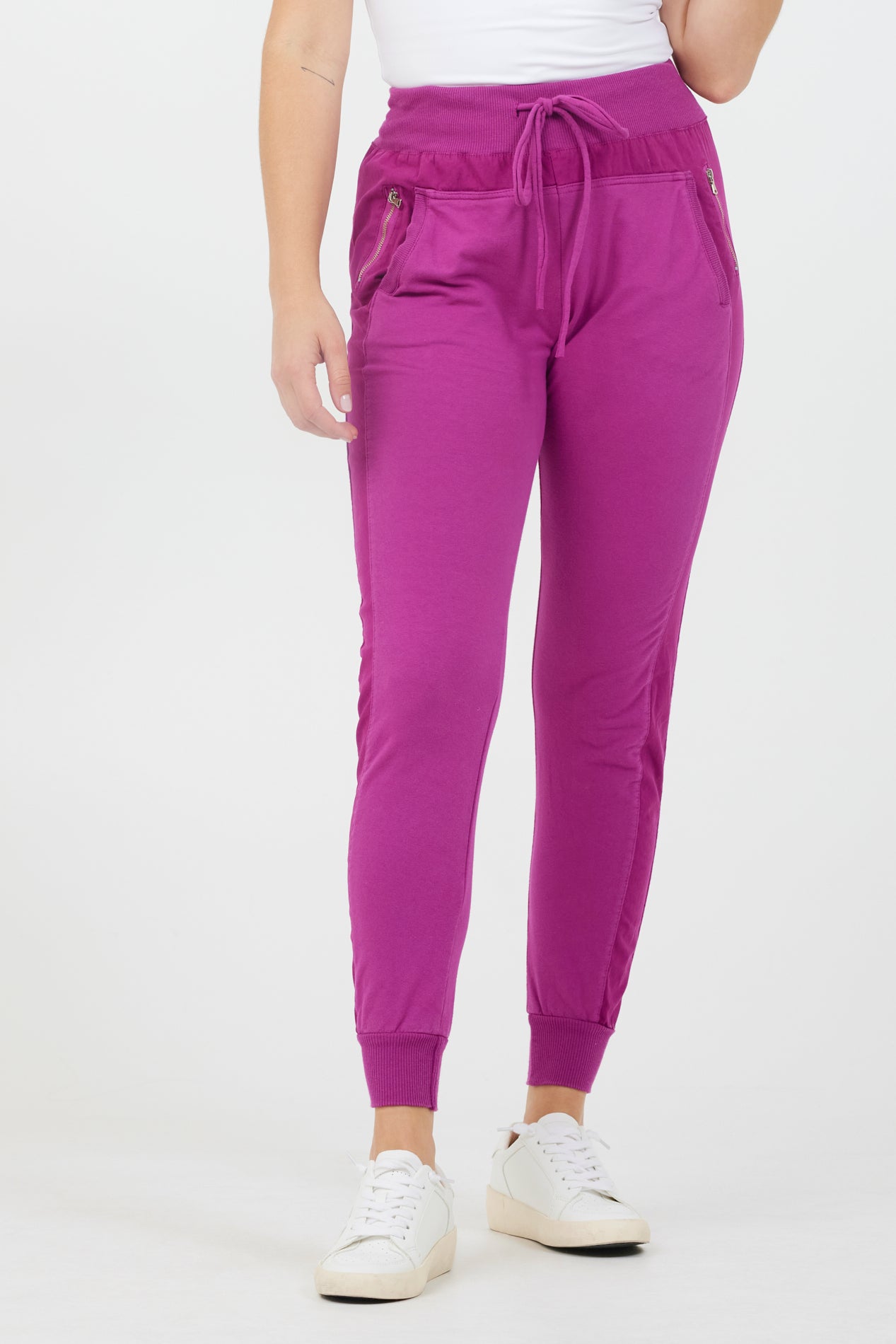 153 8 Ultimate Joggers