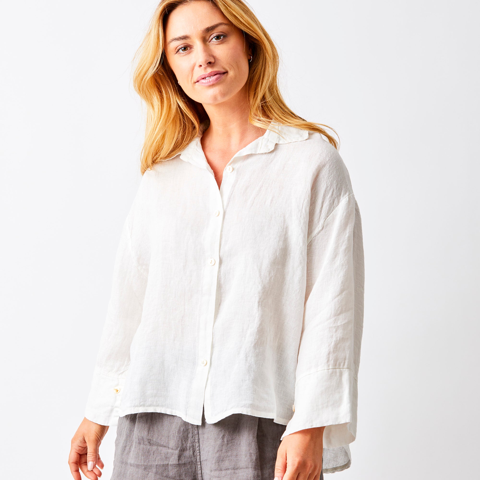 Lago Hi Lo Linen Shirt With Wide Sleeves - Suzy D London