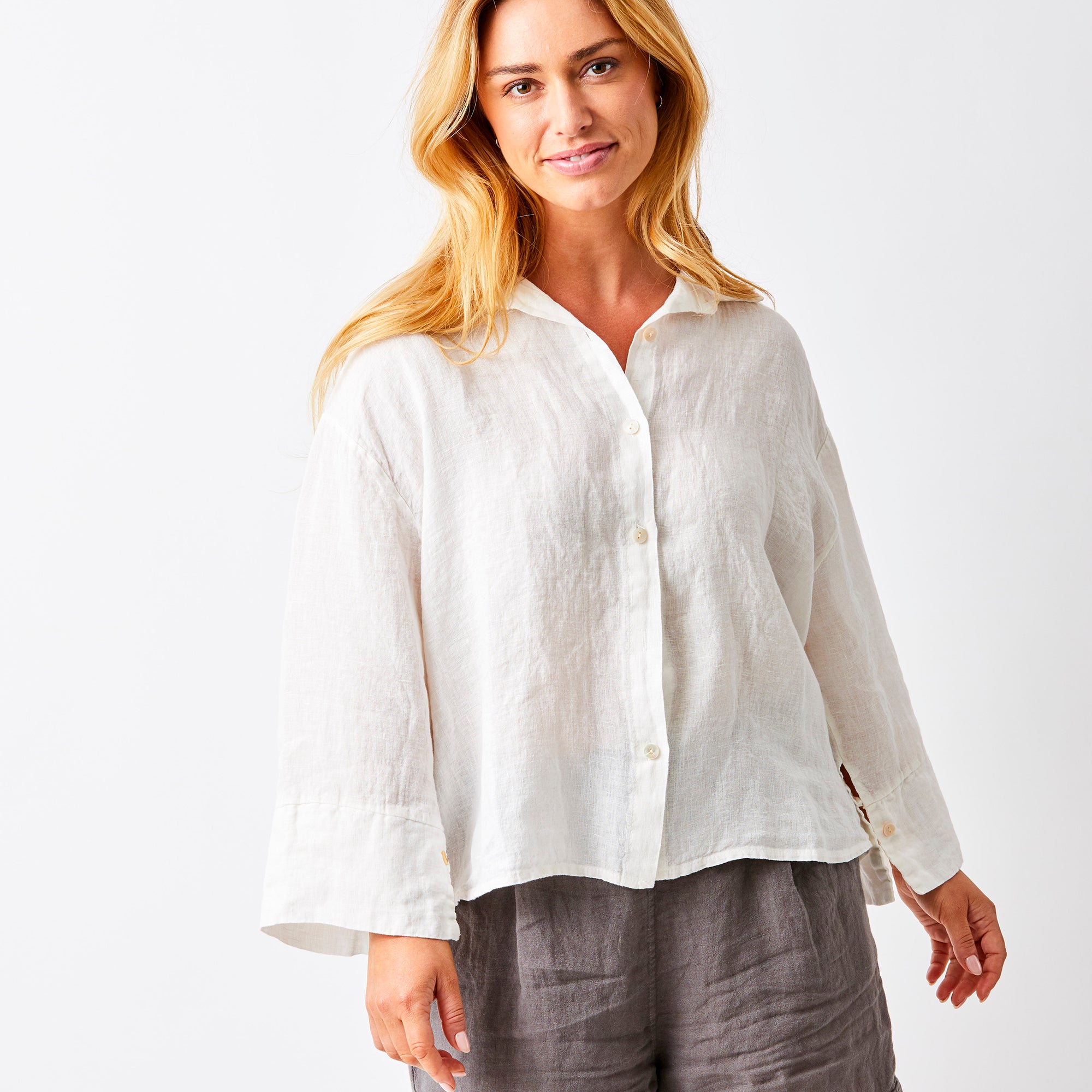 Lago Hi Lo Linen Shirt With Wide Sleeves - Suzy D London