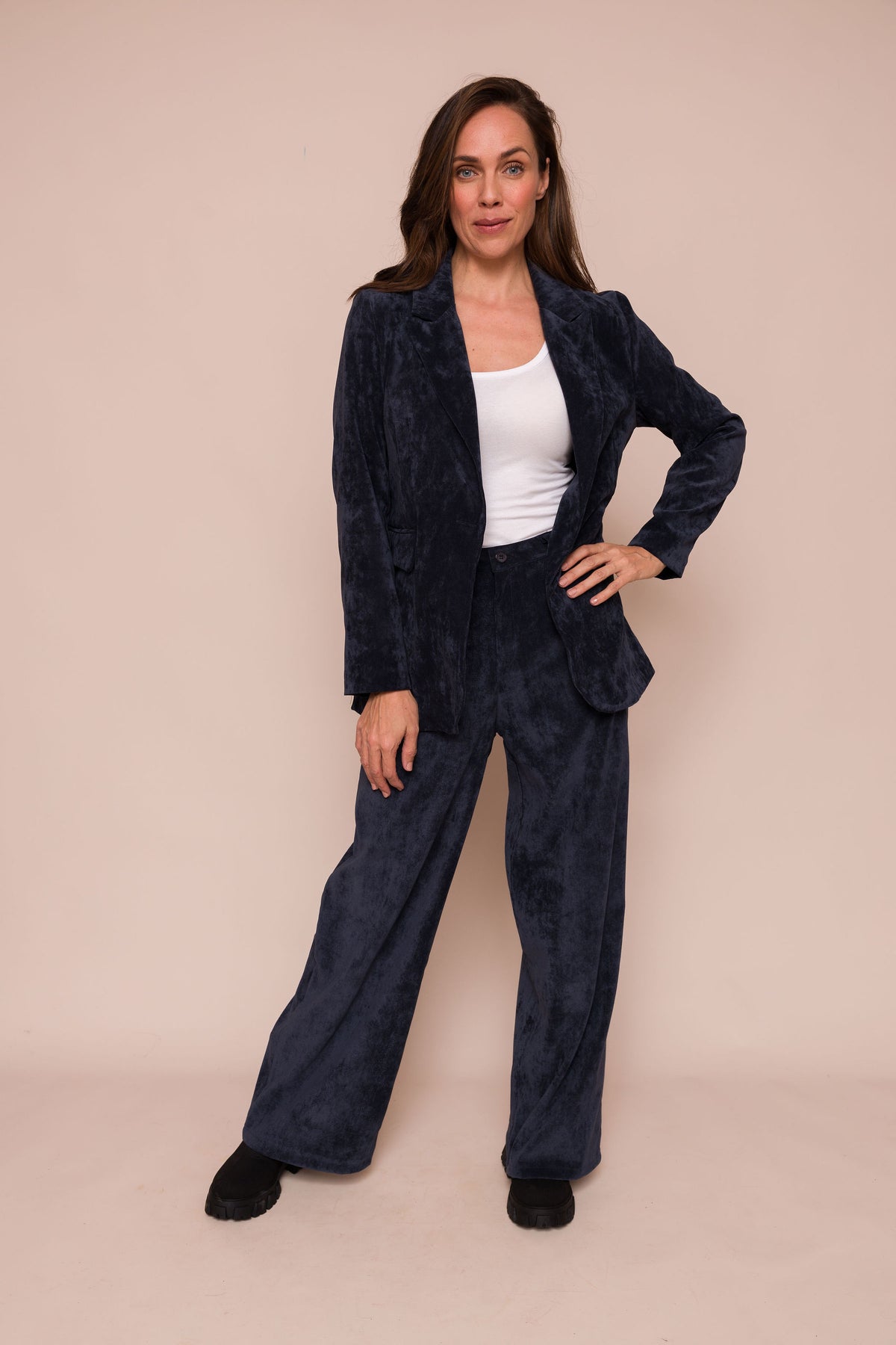 Missy Velvet Wide Leg Pants – Suzy D London