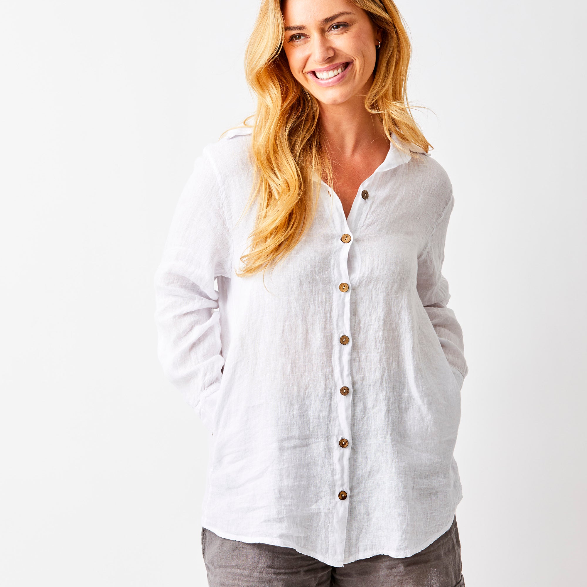 Soraya Linen Long Shirt With Side Pockets - Suzy D London