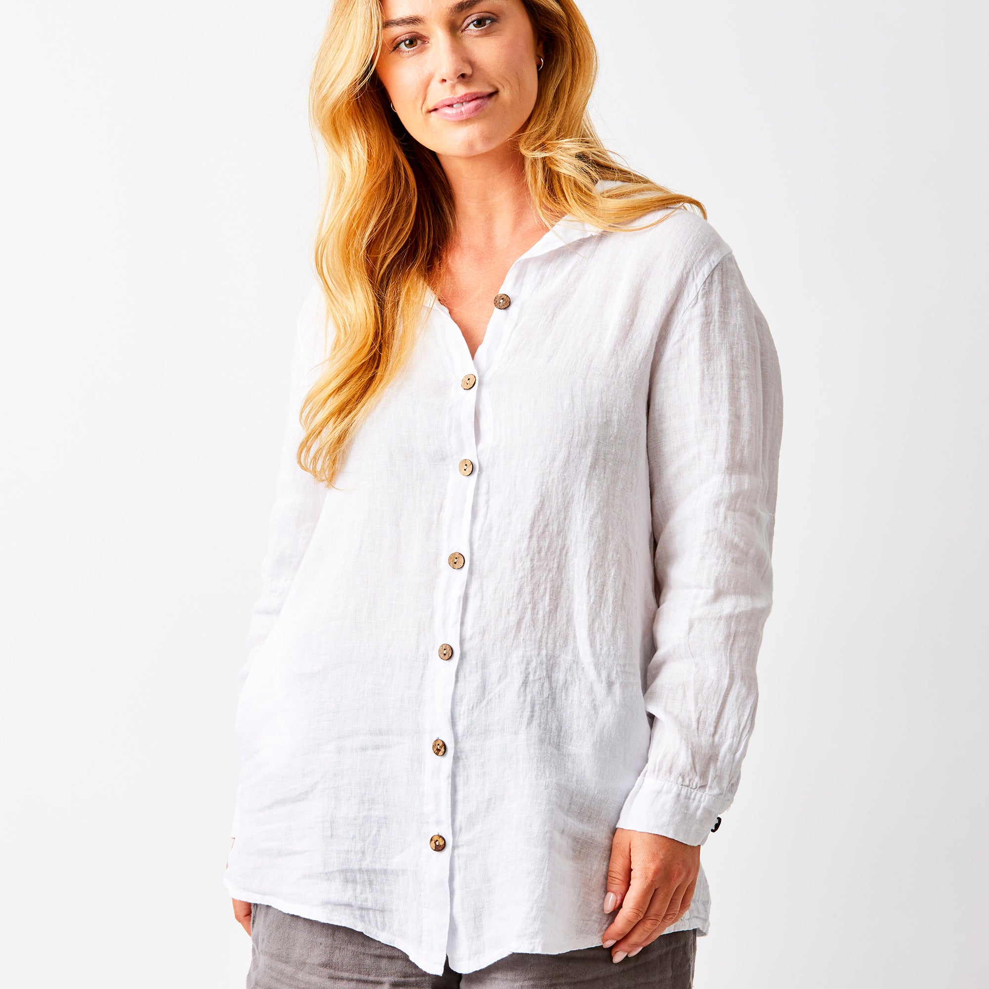 Soraya Linen Long Shirt With Side Pockets - Suzy D London