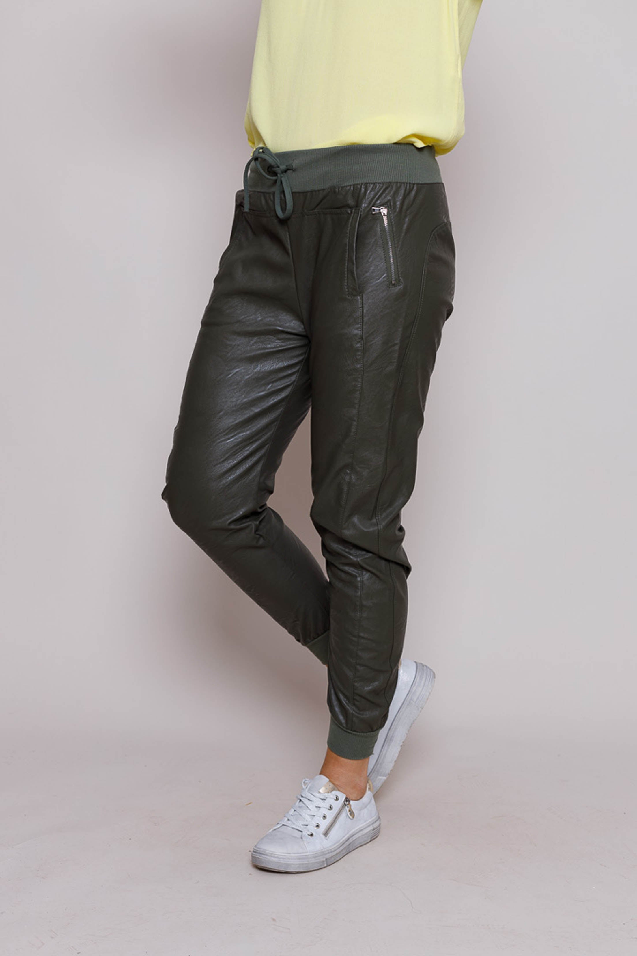 OLIVE VEGAN ULTIMATE JOGGERS SUZY D 
