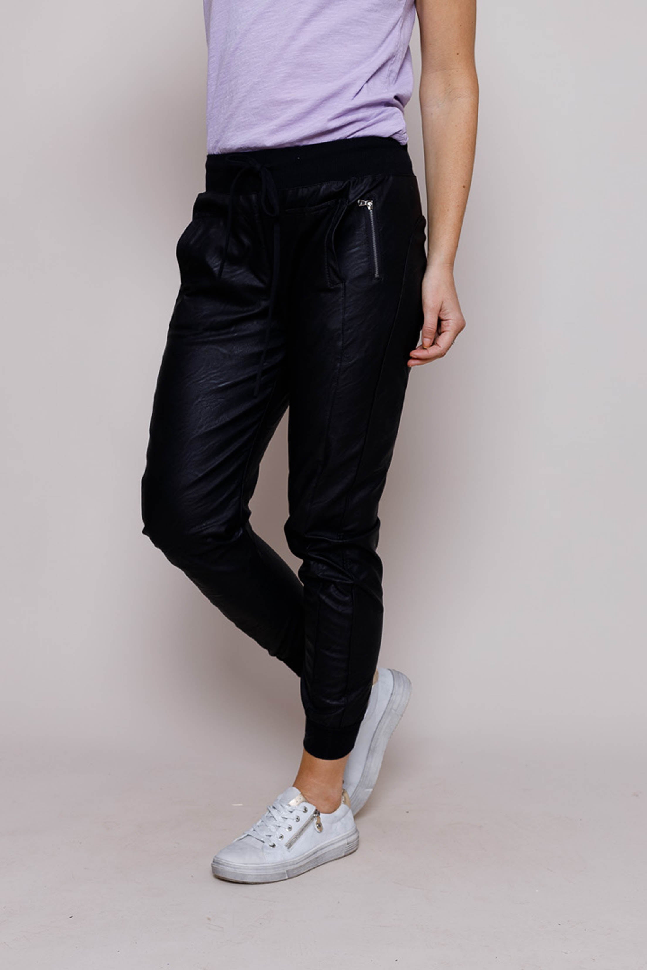 BLACK VEGAN ULTIMATE JOGGERS SUXY D 