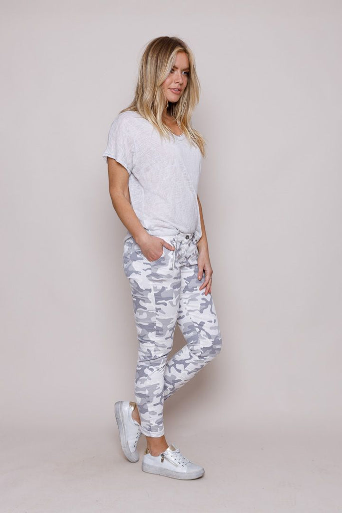 Suzy D Stretch trousers in camo Bobby