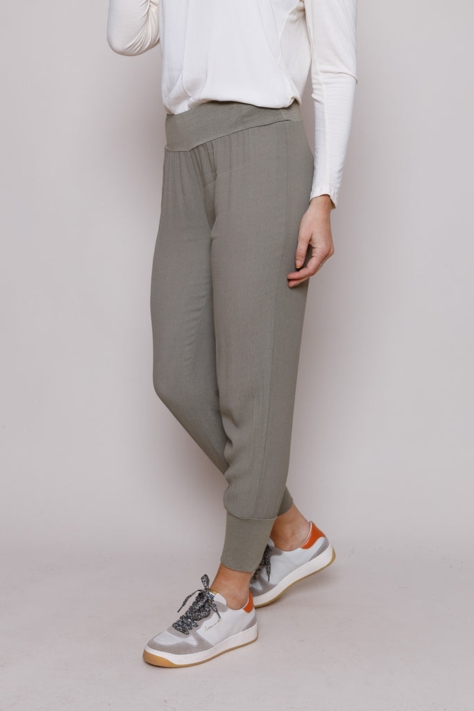 Suzy D Wyatt Crepe Relaxed Fit Pants